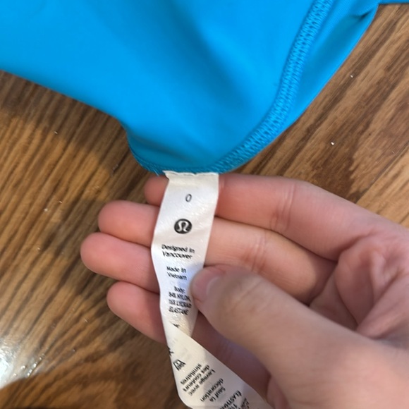 High-Waisted Blue Leggings - Picture 3 of 3